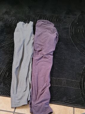 Gomen Stretchy Leggings - Purple and Light Gray